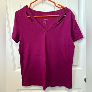 Just Be V-Neck Cutout Top. Purple. Size Large.